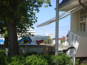 Lotsenhaus/Traumschiff, Warnemünde
